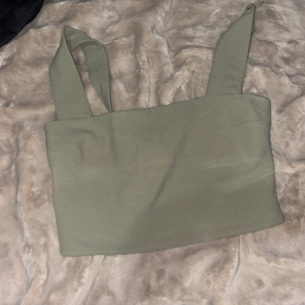 abercrombie top size medium
